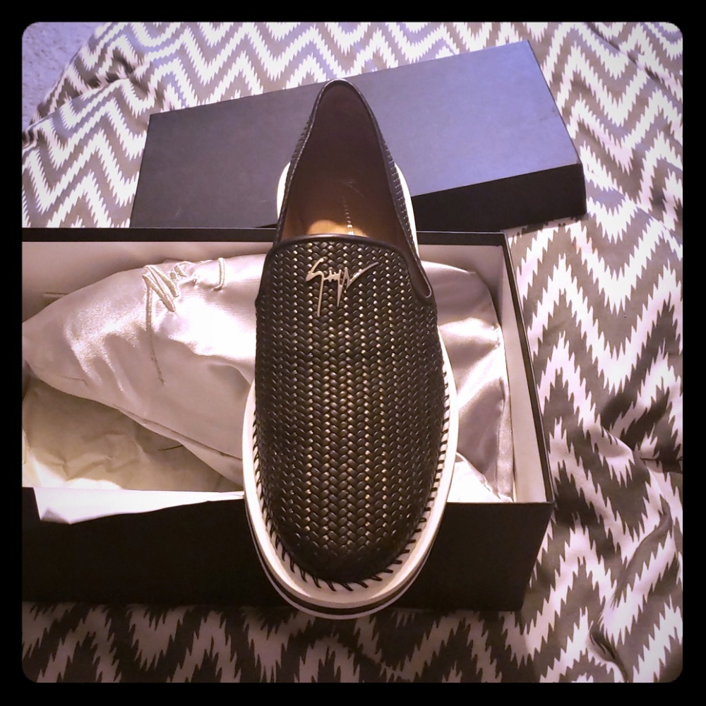 Men Giuseppe brand new in box